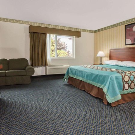 Super 8 By Wyndham Sacramento Hotel Carmichael Eksteriør billede