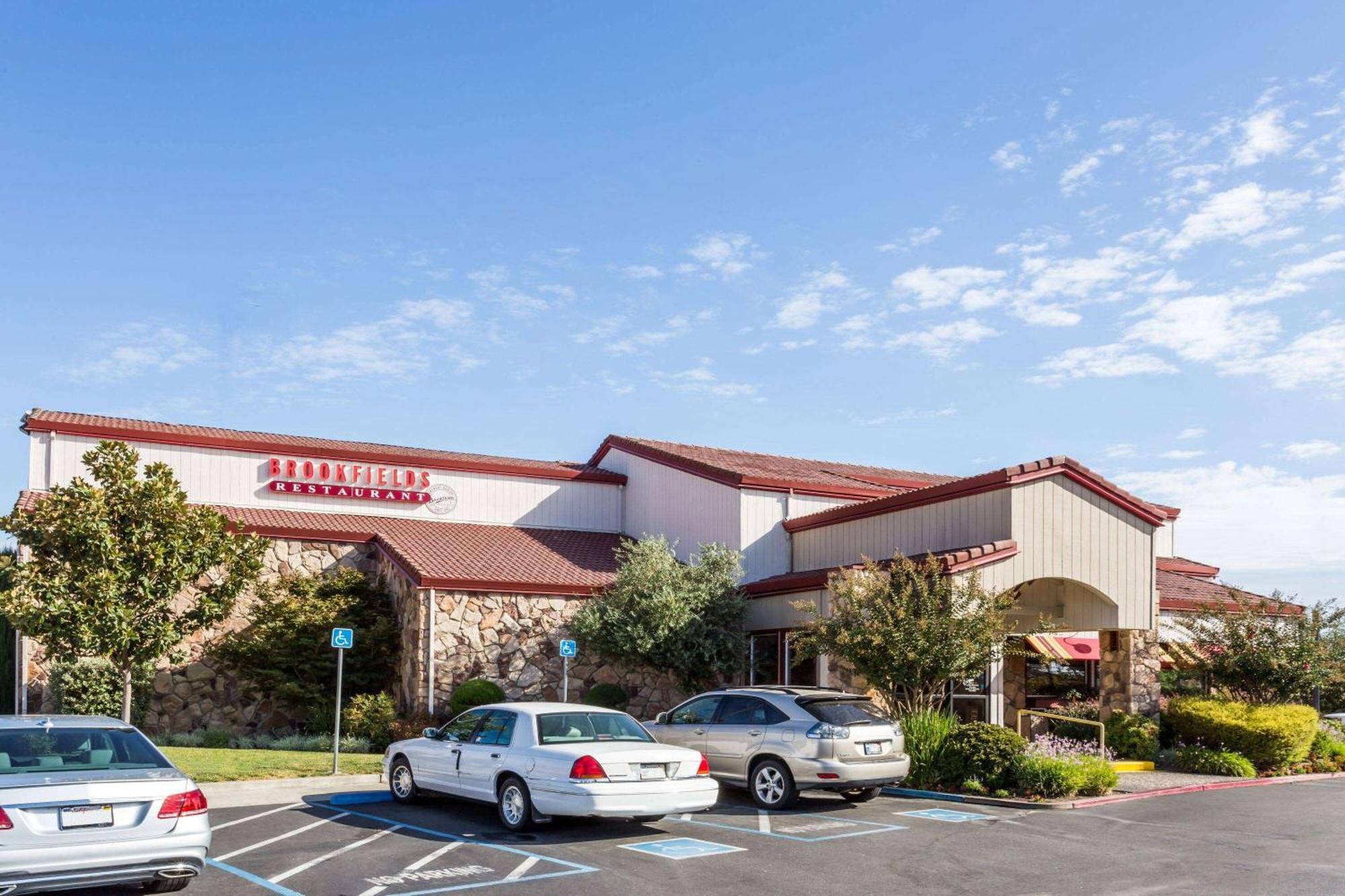 Super 8 By Wyndham Sacramento Hotel Carmichael Eksteriør billede