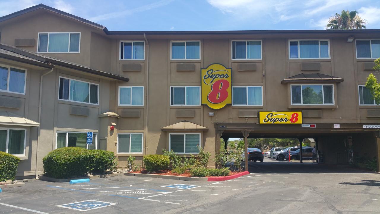 Super 8 By Wyndham Sacramento Hotel Carmichael Eksteriør billede