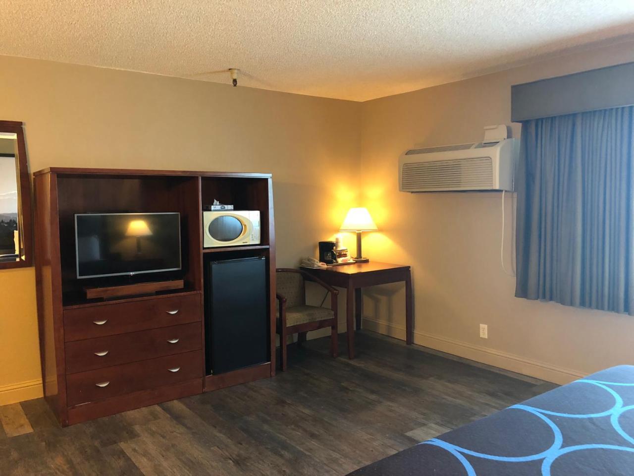 Super 8 By Wyndham Sacramento Hotel Carmichael Eksteriør billede